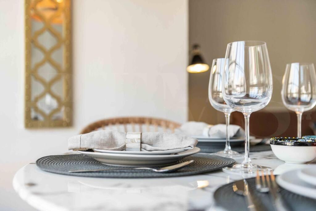 Spacious & Authentic Apartment By Rems Málaga Buitenkant foto