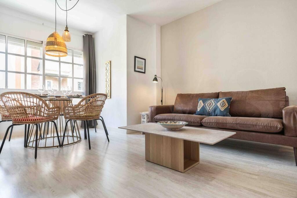 Spacious & Authentic Apartment By Rems Málaga Buitenkant foto
