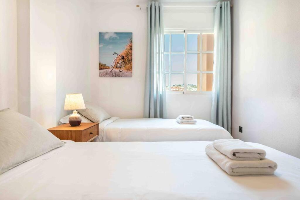 Spacious & Authentic Apartment By Rems Málaga Buitenkant foto