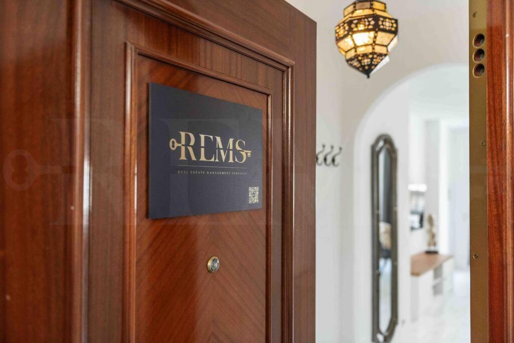 Spacious & Authentic Apartment By Rems Málaga Buitenkant foto
